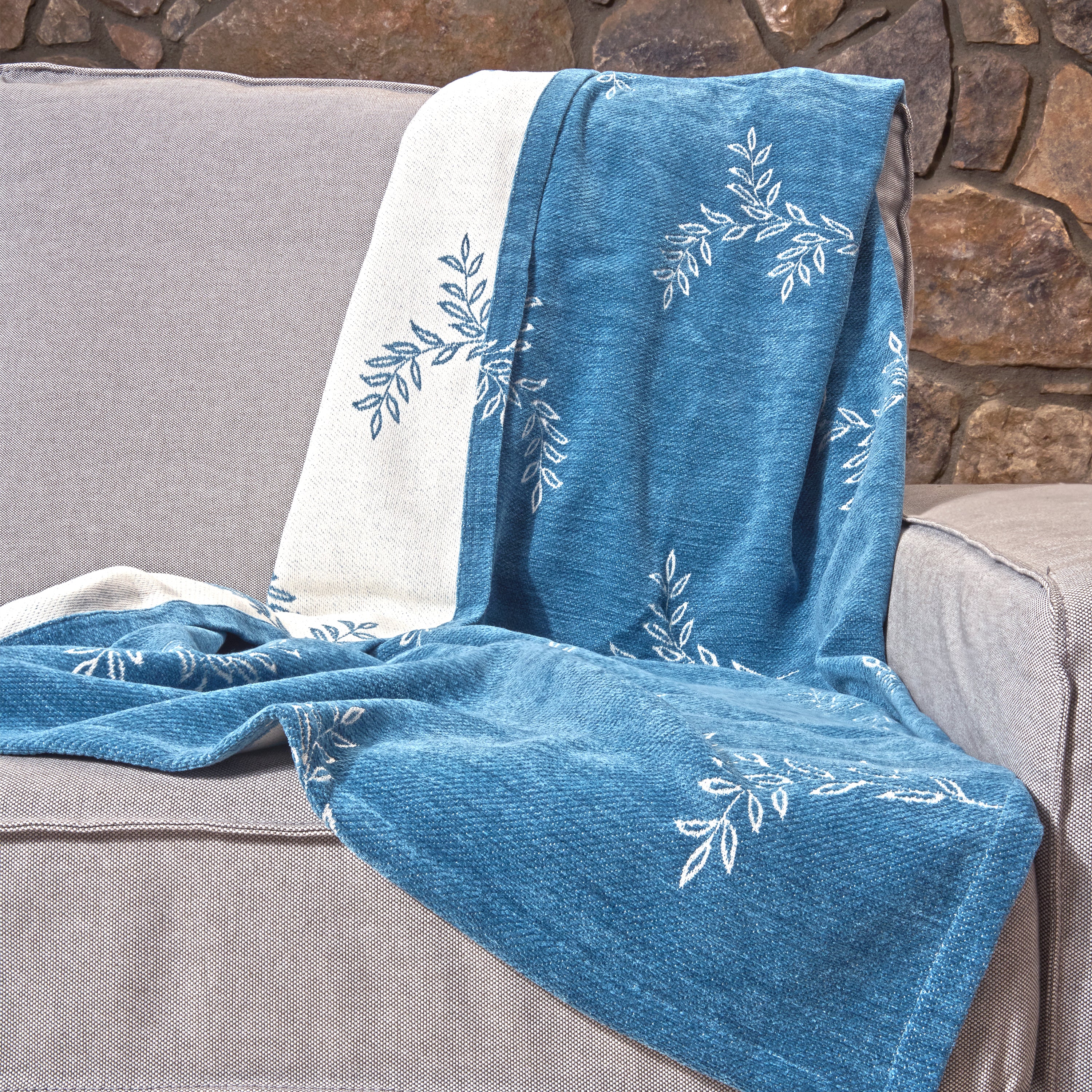 Riviera throw - ON $ALE