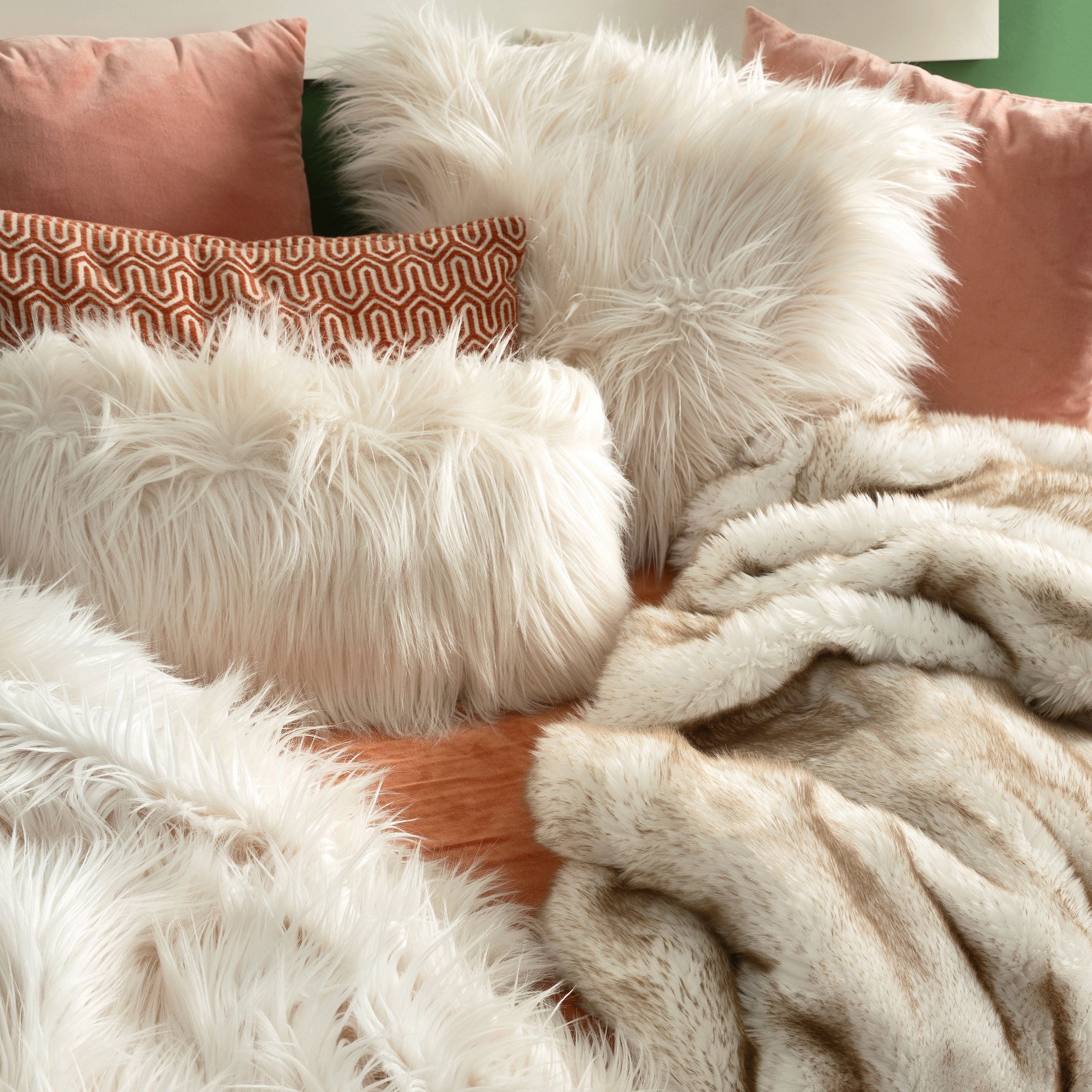 Himalaya Faux Fur throw